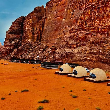 Wadi Rum Bubble Camp & Tour מראה חיצוני תמונה