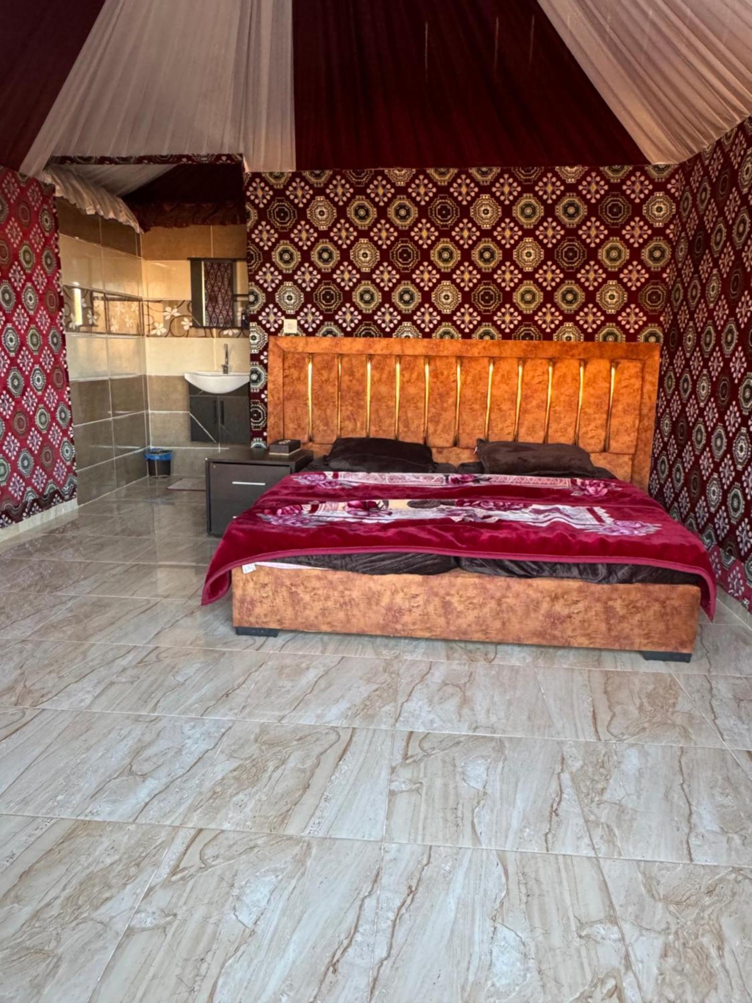 Wadi Rum Bubble Camp & Tour מראה חיצוני תמונה