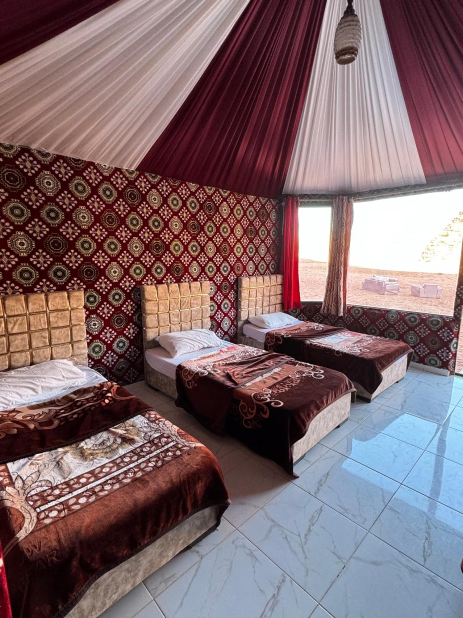 Wadi Rum Bubble Camp & Tour מראה חיצוני תמונה