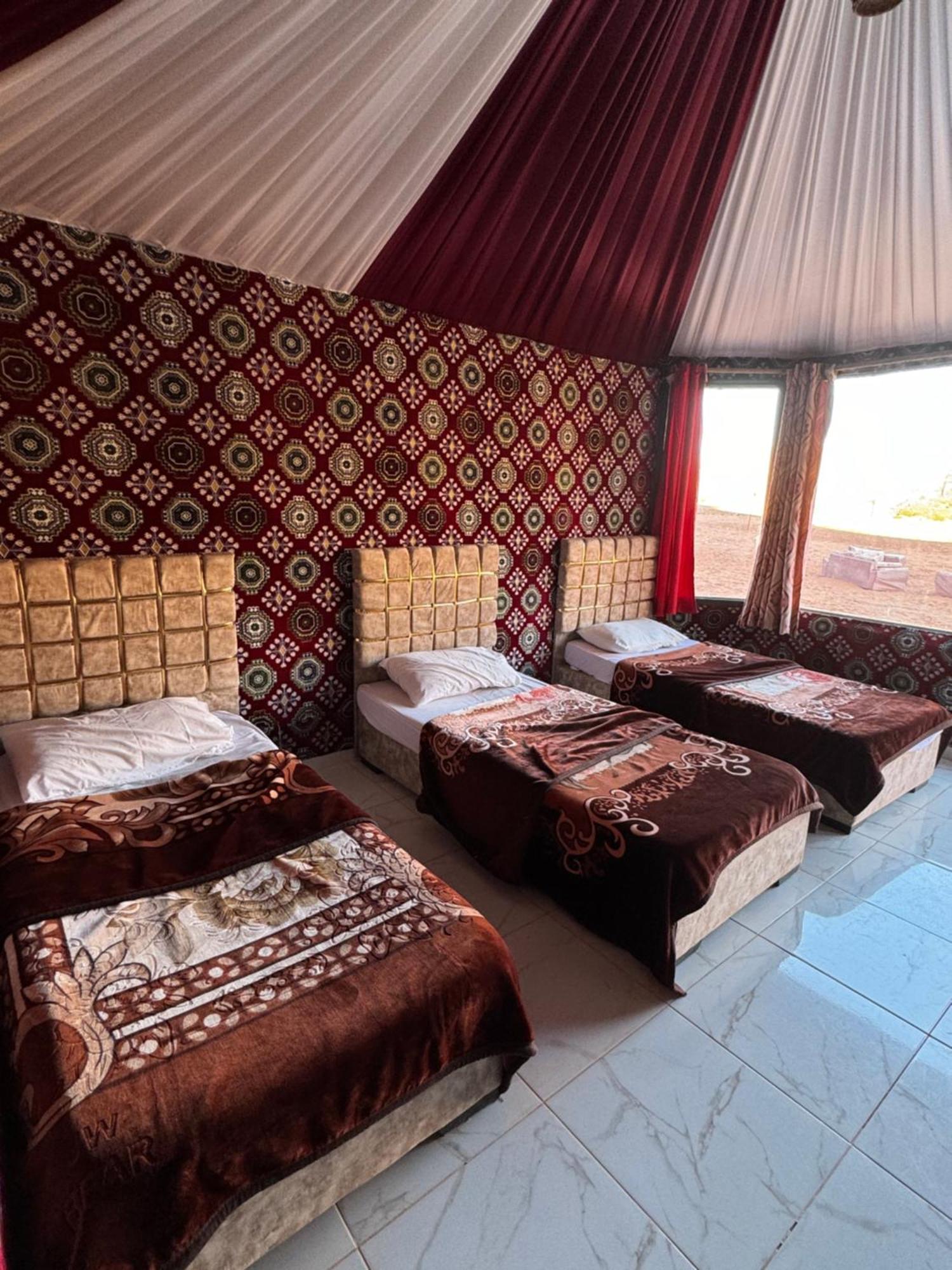 Wadi Rum Bubble Camp & Tour מראה חיצוני תמונה