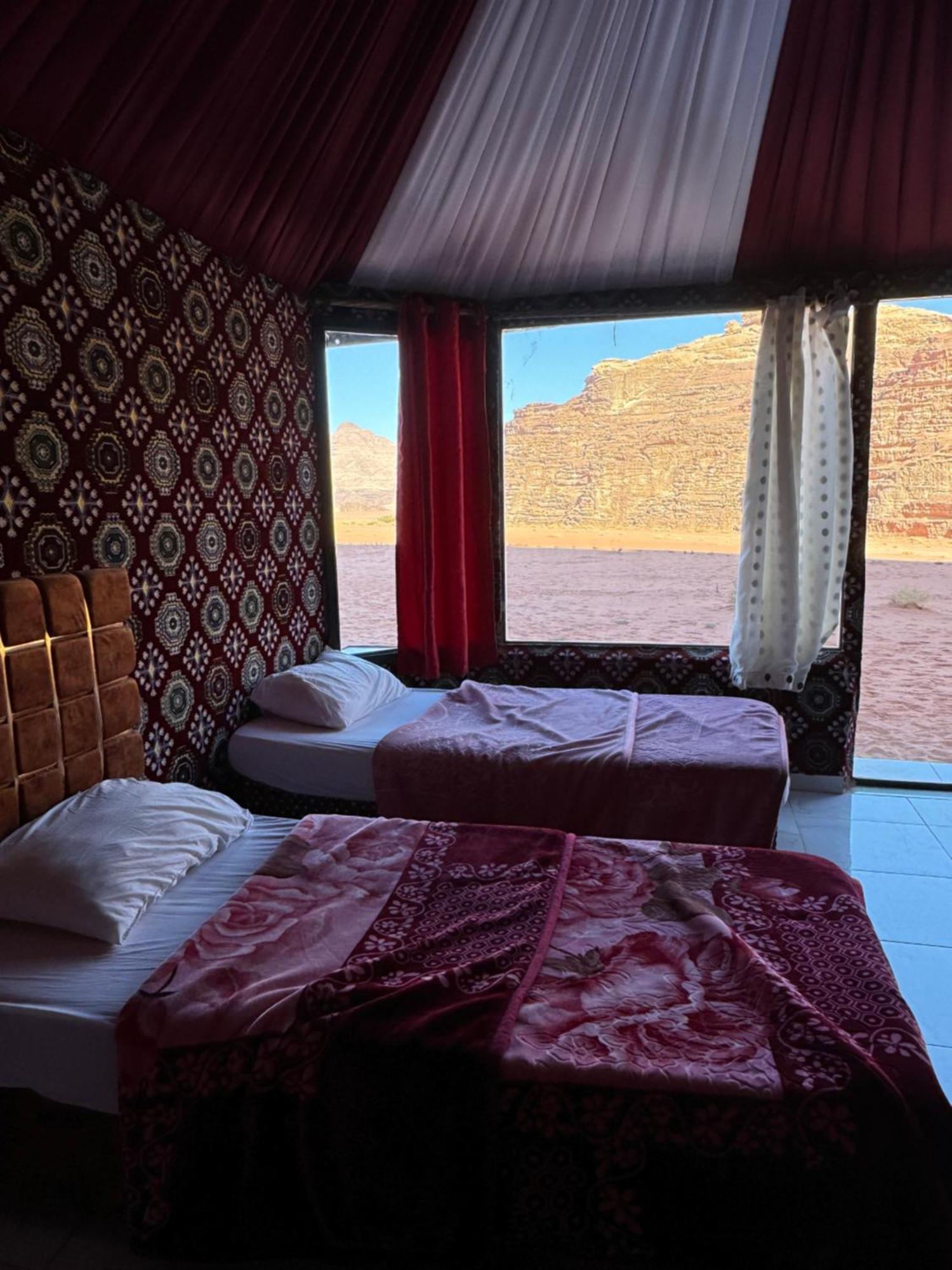 Wadi Rum Bubble Camp & Tour מראה חיצוני תמונה
