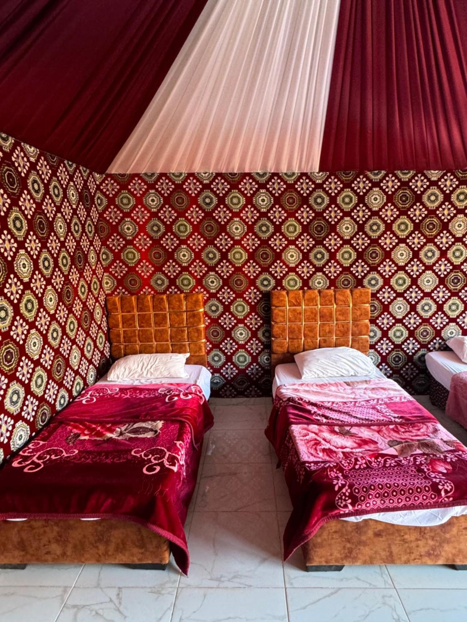 Wadi Rum Bubble Camp & Tour מראה חיצוני תמונה