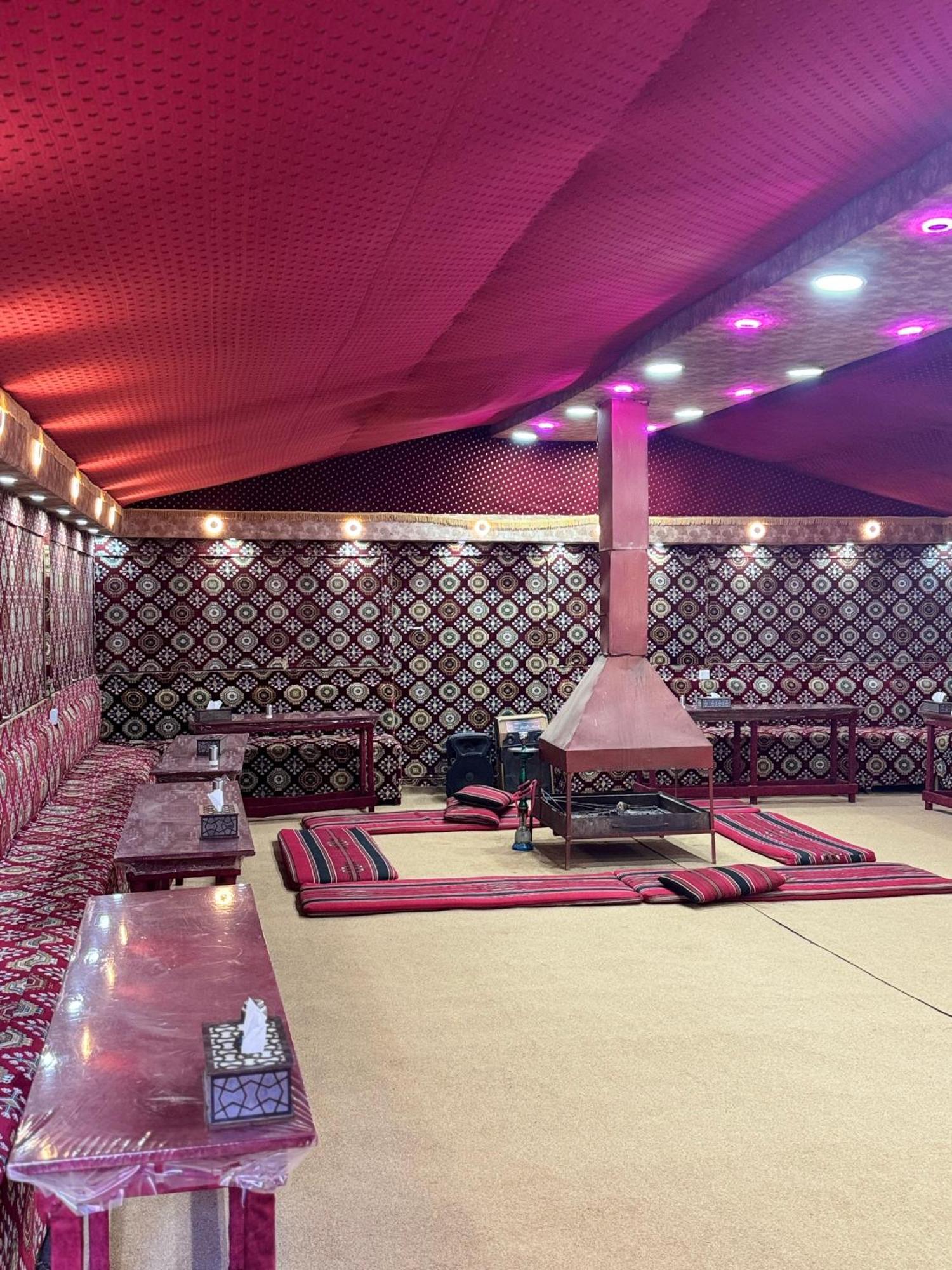 Wadi Rum Bubble Camp & Tour מראה חיצוני תמונה