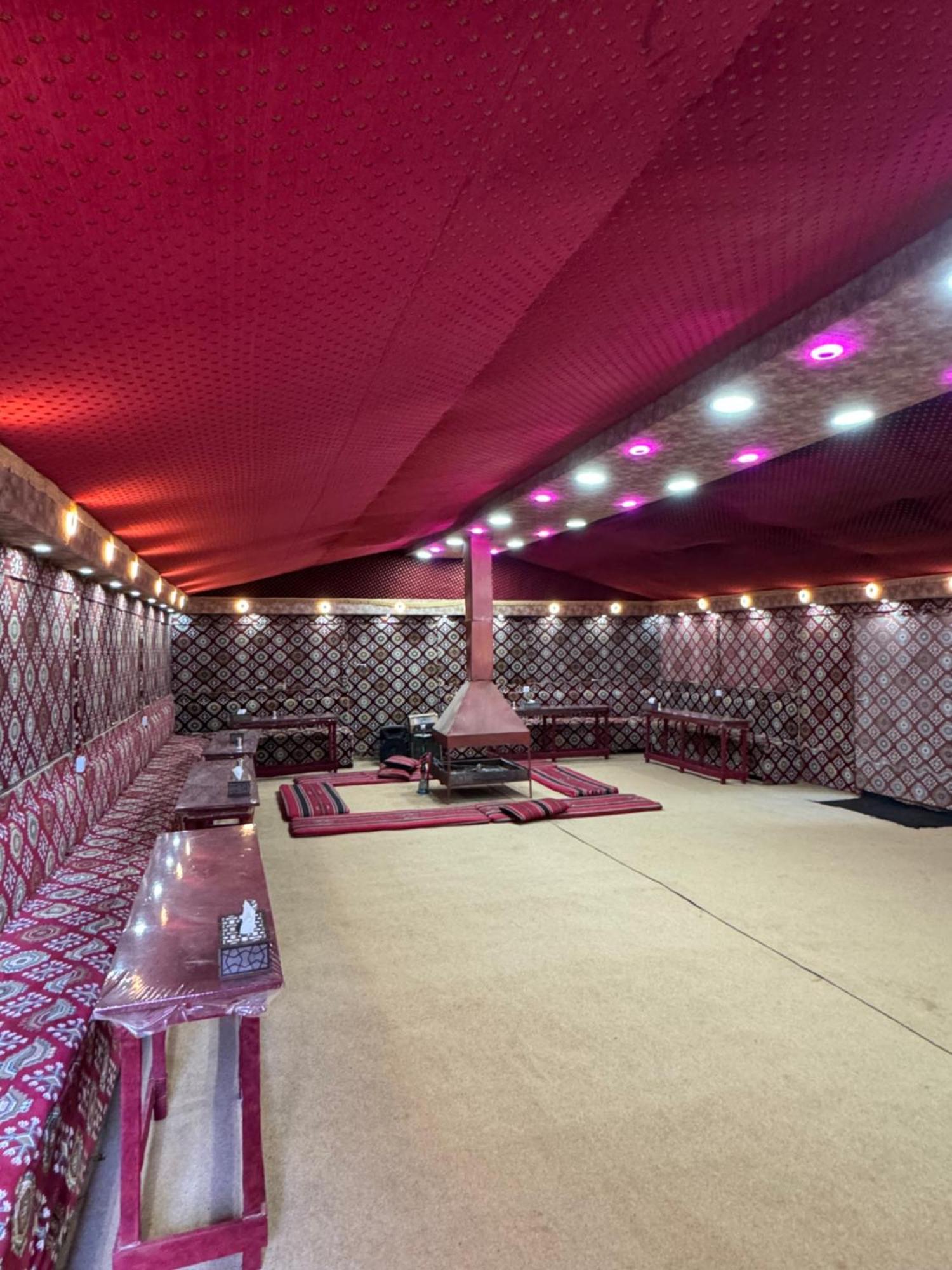 Wadi Rum Bubble Camp & Tour מראה חיצוני תמונה