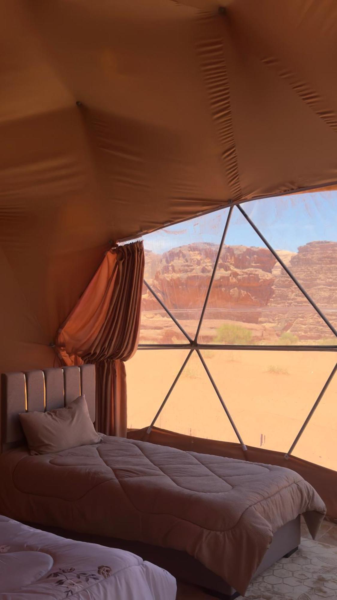 Wadi Rum Bubble Camp & Tour מראה חיצוני תמונה