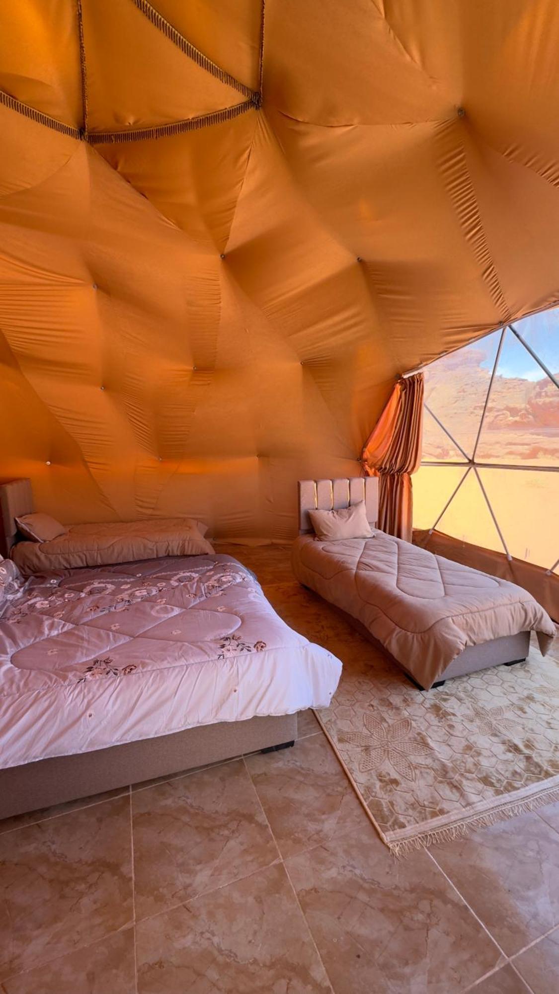 Wadi Rum Bubble Camp & Tour מראה חיצוני תמונה