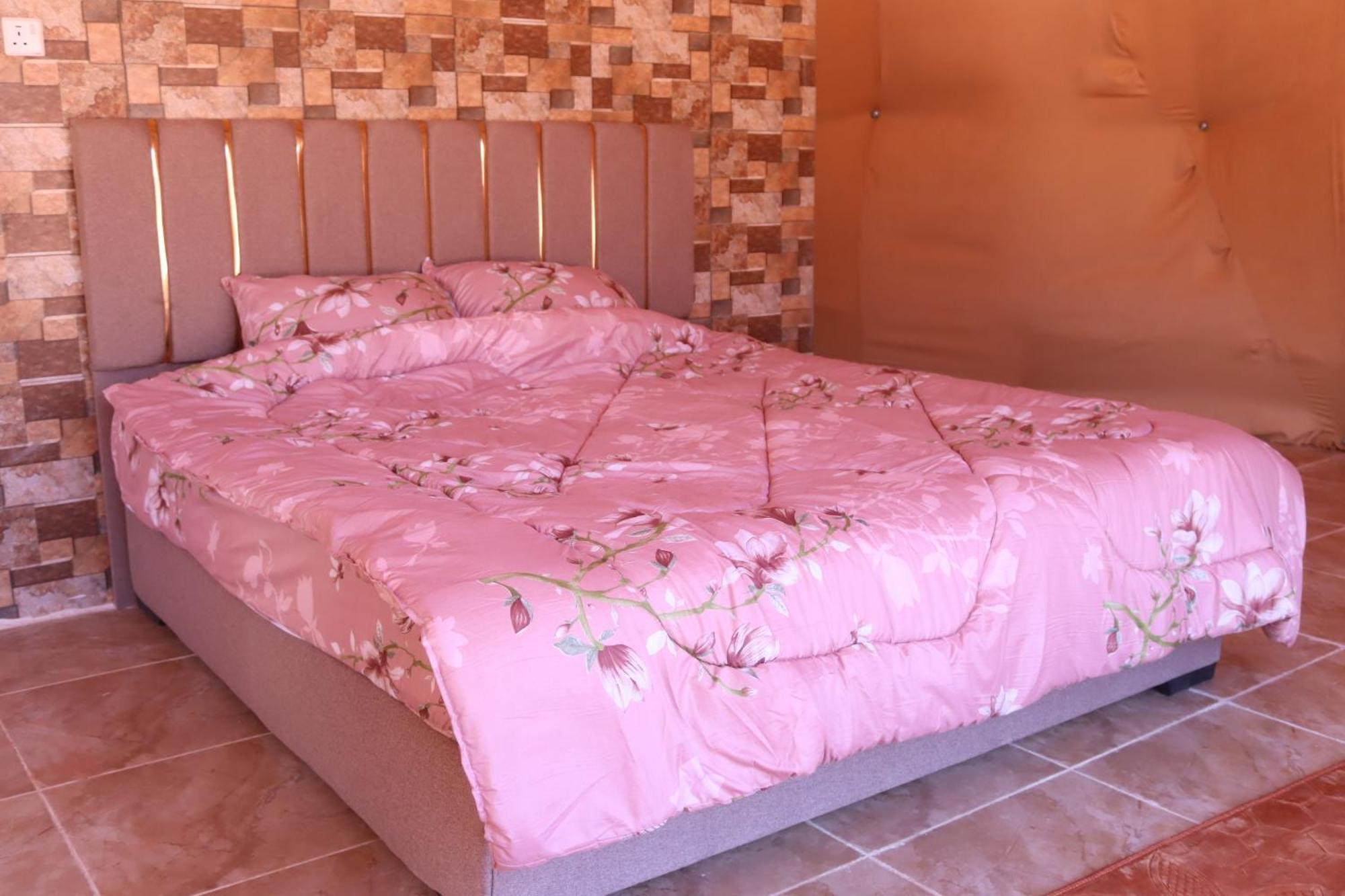 Wadi Rum Bubble Camp & Tour מראה חיצוני תמונה