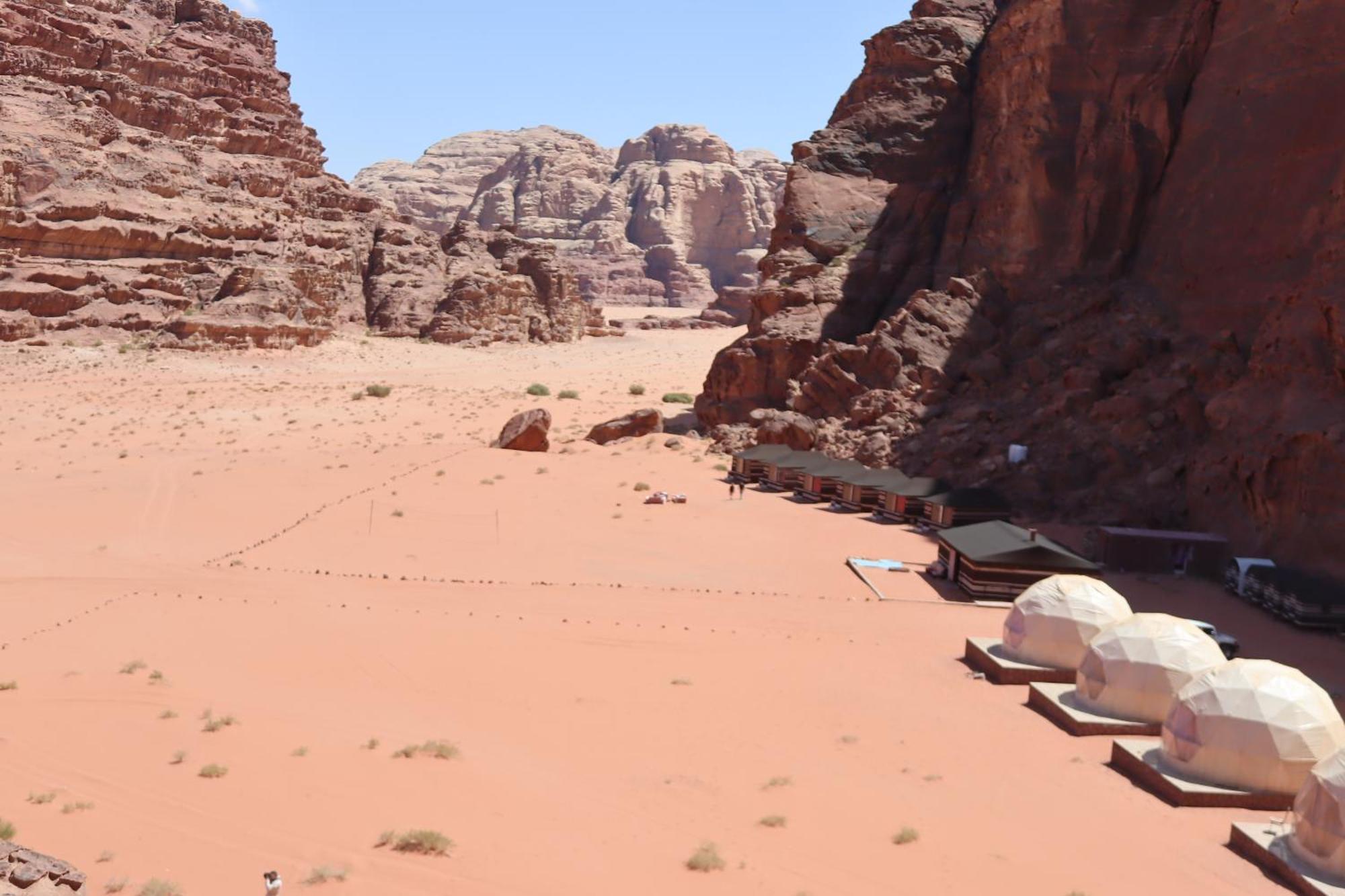 Wadi Rum Bubble Camp & Tour מראה חיצוני תמונה