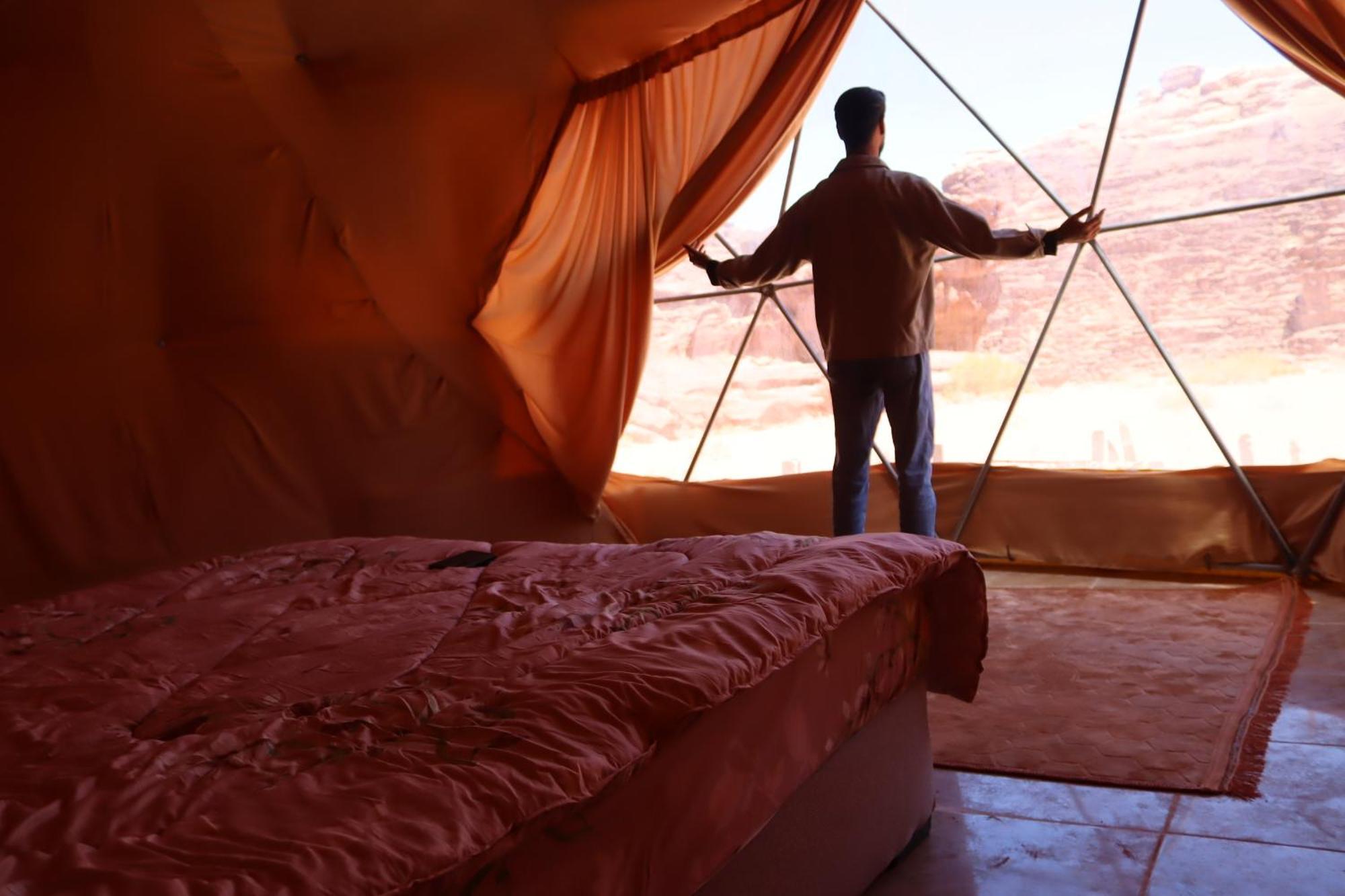 Wadi Rum Bubble Camp & Tour מראה חיצוני תמונה