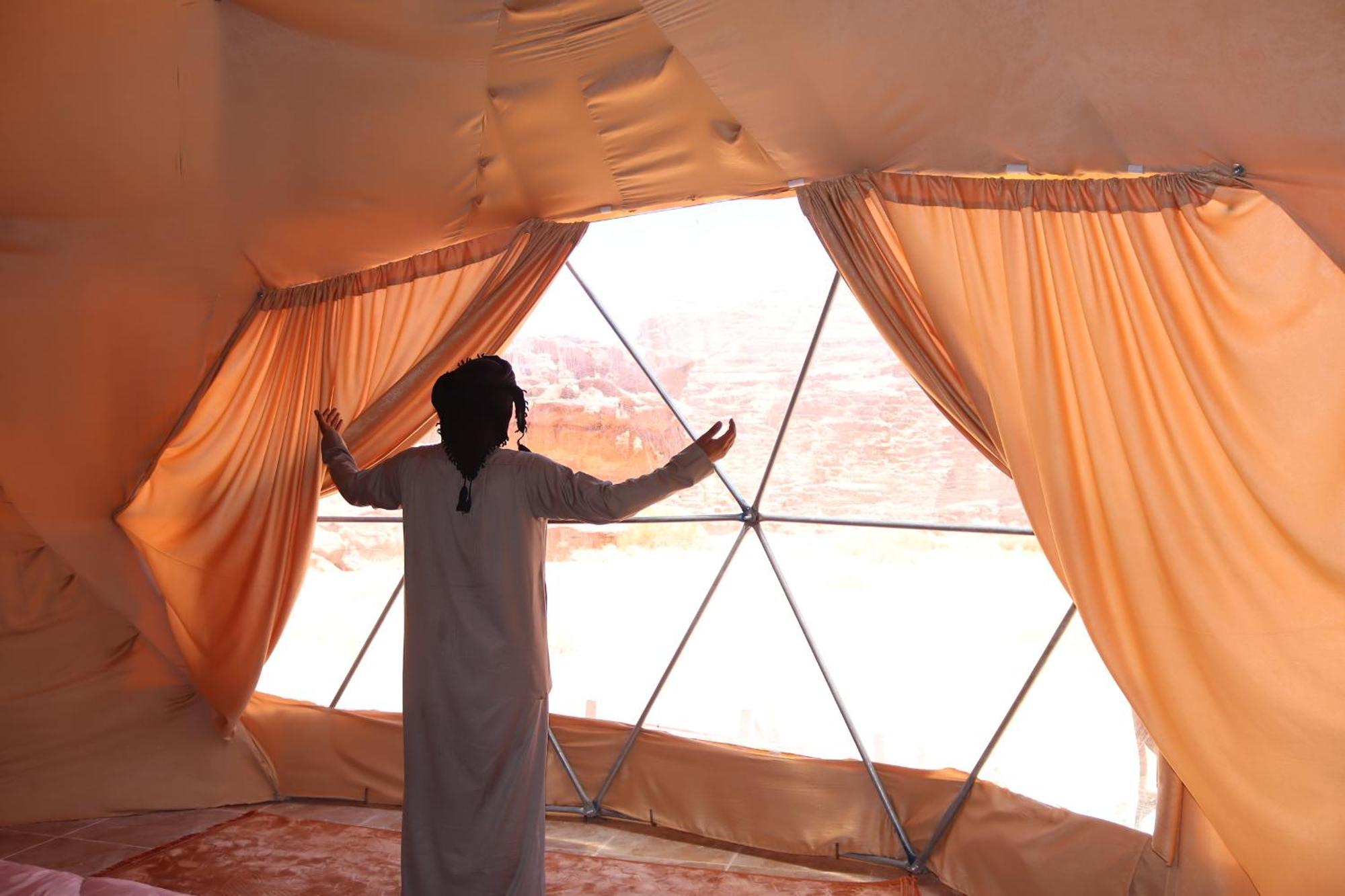 Wadi Rum Bubble Camp & Tour מראה חיצוני תמונה