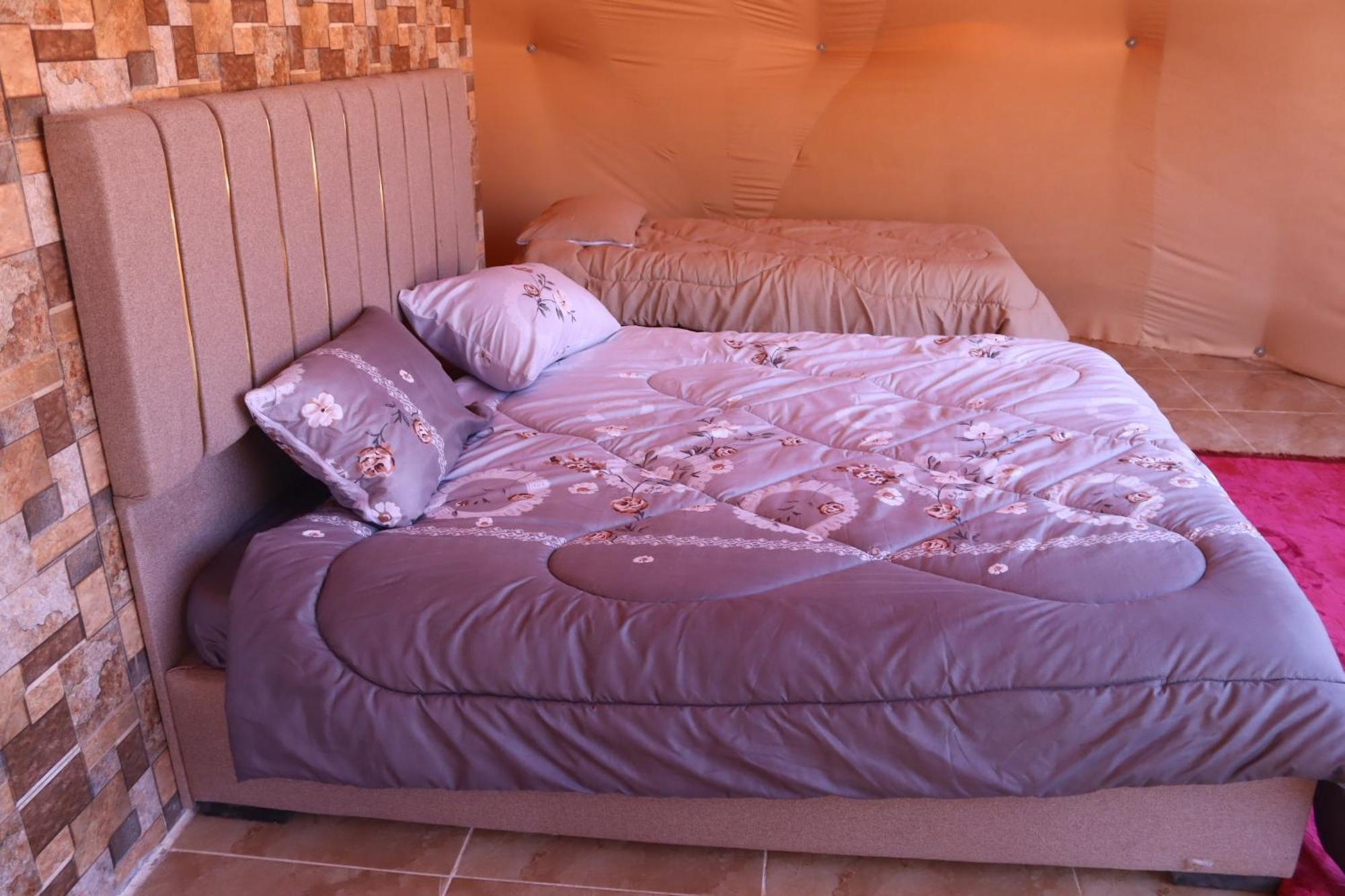 Wadi Rum Bubble Camp & Tour מראה חיצוני תמונה
