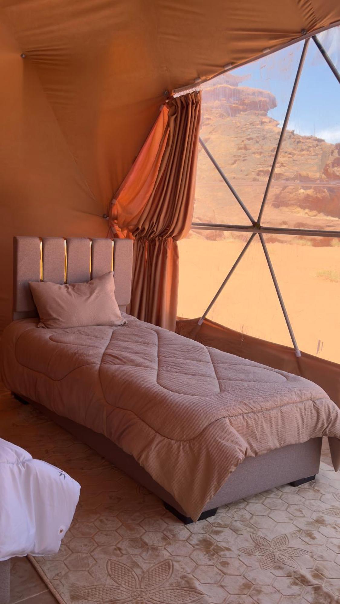 Wadi Rum Bubble Camp & Tour מראה חיצוני תמונה