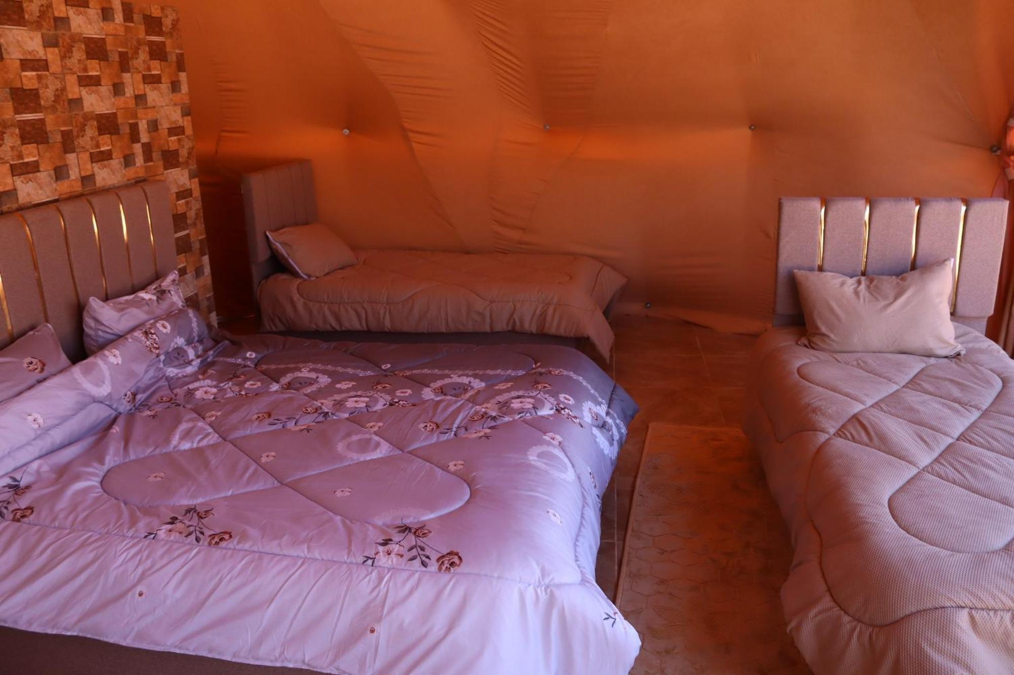 Wadi Rum Bubble Camp & Tour מראה חיצוני תמונה