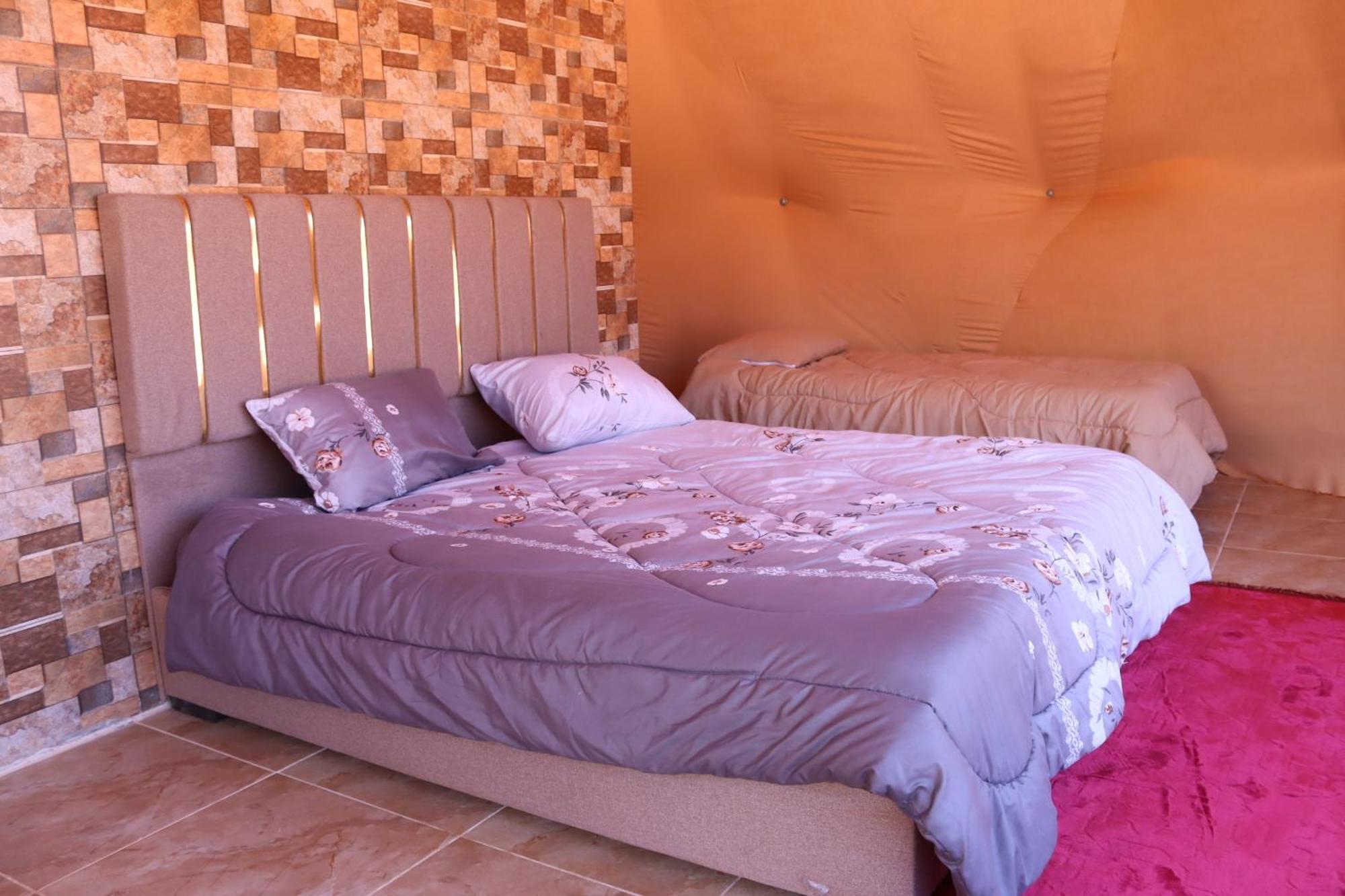 Wadi Rum Bubble Camp & Tour מראה חיצוני תמונה